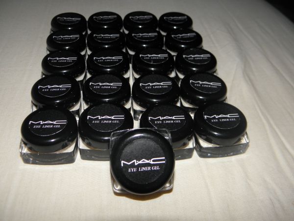 DELINEADOR GEL SIMILAR DA MAC